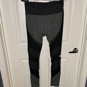 ALO yoga green/black full length leggings